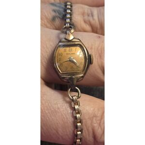 Vintage Seeland Ladies Cocktail Watch 1940s Mechanical Gold Tone Bracelet